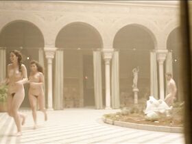 Клаудия Салас голая – Чума s02e01 (2018) #4