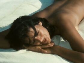 Марианджела Мелато голая – Унесённые необыкновенной судьбой в лазурное море в августе (1974) #4