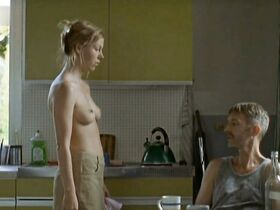 Юля Бёве голая – Locked Up (2006) #2