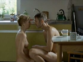 Юля Бёве голая – Locked Up (2006) #6