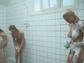 Татьяна Зимик секси – Флоддеры 3 (1995) #7
