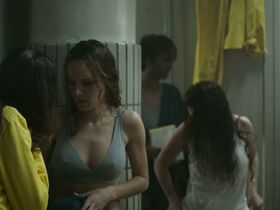 Элоди Фонтан секси – В ловушке s01e01-06 (2019) #9