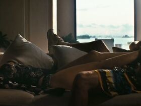 Айла Фишер секси – Пляжный бездельник (2019) #12