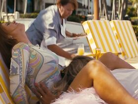 Айла Фишер секси – Пляжный бездельник (2019) #13