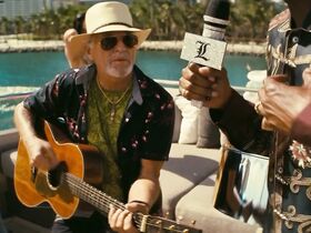 Айла Фишер секси – Пляжный бездельник (2019) #18