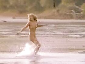 Звездана Млакар голая – Берлин капут! (1981) #7