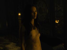 Оливия Ченг голая – Воин s01e01 (2019) #12