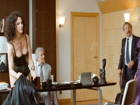 Линда Харди секси – Ты можешь хранить тайну? (2008) #3