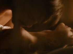 Юлия Пересильд секси – Герой (2016)