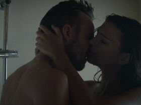 Эмили Ратаковски секси – Идеальная западня (2018) #17