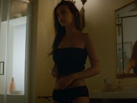 Эмили Ратаковски секси – Идеальная западня (2018) #2