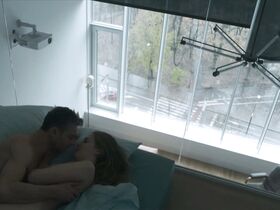 Паулина Чапко голая – Нелегалы s01e02 (2018) #3