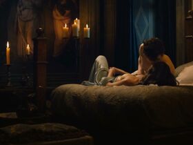 Синнёве Карлсен голая – Медичи: Повелители Флоренции s02e03 (2018) #4