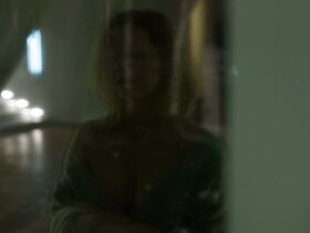 Эва Скибиньска секси – Ослепленный огнями s01e04 (2018) #2