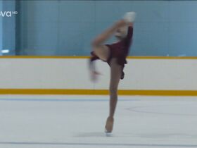 Ребека Лизлерова голая – Dáma a Král s03e05 (2018) #2