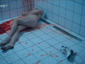 Ребека Лизлерова голая – Dáma a Král s03e05 (2018) #5