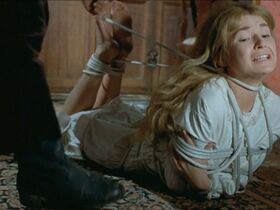 Стефани Бичем голая – Ночные пришельцы (1971) #4