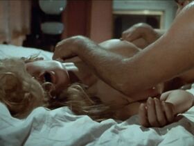 Стефани Бичем голая – Ночные пришельцы (1971) #8