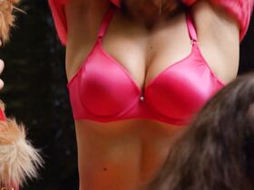 Бьянка Зуппас голая – Отряд мертвецов: Храм восставших из мертвых (2018) #2