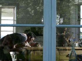 Лиза Карлстрем голая – Инспектор и море s01e14 (2013) #3