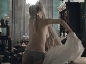 Анна Цуканова-Котт голая – Параллельные прямые пересекаются в бесконечности (2015) #2