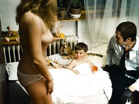 Магда Вашариова голая – Птички, сироты и блаженные (1969) #12