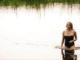 Наталья Рыбицкая секси – Блондинка s01e56,67 (2017) #3