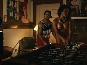 Вивиан Ламолли голая – Насыщенный (2017) #5