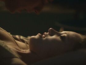 Майка Монро голая – После всего (2018) #1