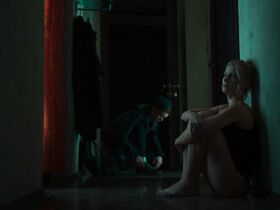 Анна Слю секси – Подбросы (2018) #10