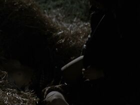 Эстер Чепаи голая – Монстр из Мартфу (2016) #4