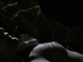 Эстер Чепаи голая – Монстр из Мартфу (2016) #5