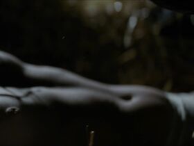 Эстер Чепаи голая – Монстр из Мартфу (2016) #6