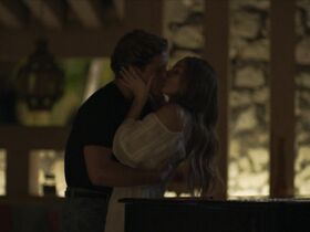 Камила Соди голая – Луис Мигель: tv s01e12 (2017) #2