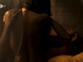 Инес Бьёрг Давид голая – Лето во Вьетнаме (2018) #8