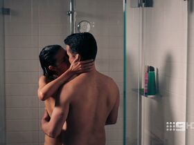 Эшли Рикардо голая – Покусанные s01e01 (2018)