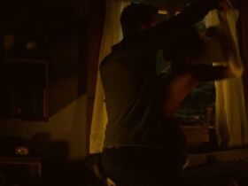 Кэт Грэм голая – Как это заканчивается (2018)