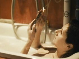 Марта Иссова голая – Мамы и папы (2010) #5