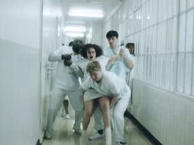 Хелена Бонем Картер голая – 55 шагов (2017) #2