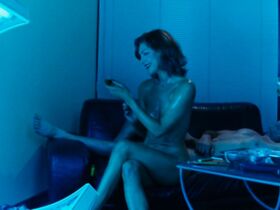 Реджина Гайгалас голая – Расплавленное тело (1993) #3