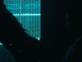 Куинн Кук голая – Озарк s01e03 (2017) #3