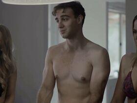 Хоуп Девани голая – Затаившийся в лесу (2015) #5