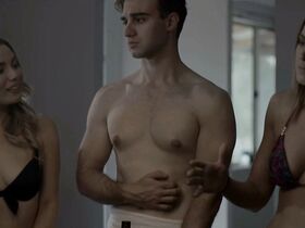 Хоуп Девани голая – Затаившийся в лесу (2015) #6