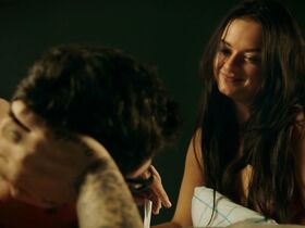 Мишель Бартель голая – Eine Braut kommt selten allein (2017) #5