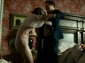 Кейт Фэйхи голая – Живые и мёртвые (2006) #3