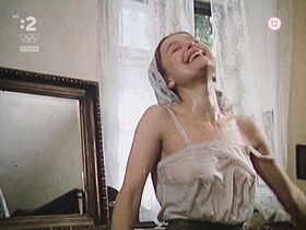 Магда Вашариова голая – Krutá ľúbosť (1978) #6