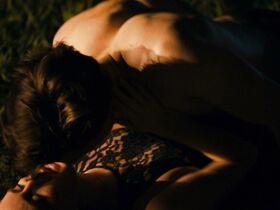 Грэйс Виктория Кокс секси – Государственное дело (2018)