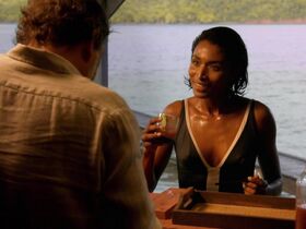 Сара Мартинш голая – Убийства в... (2016) #2