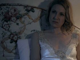 Сьюзи Фрэнсис Гартон голая – Призраки в Ректоре (2015) #1