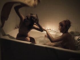 Ленка Юроскова голая – Граффити (2007) #8